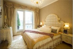 玫瑰花朵状的高脚杯