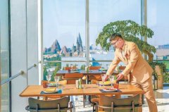 <b>将来将有水幕从楼</b>